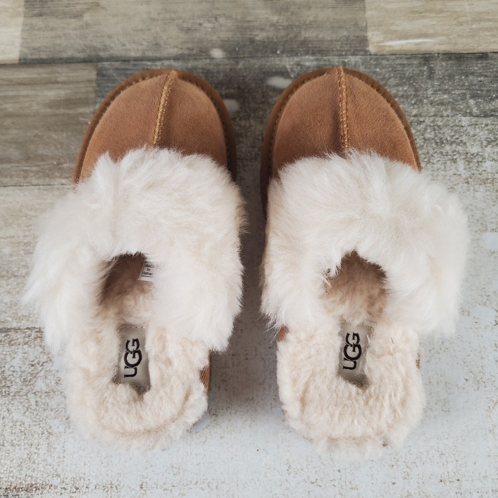 UGG Cozy II Girls Slippers Sz 11 Chestnut Suede Comfort Round Toe Indoor Shoes - Picture 4 of 10